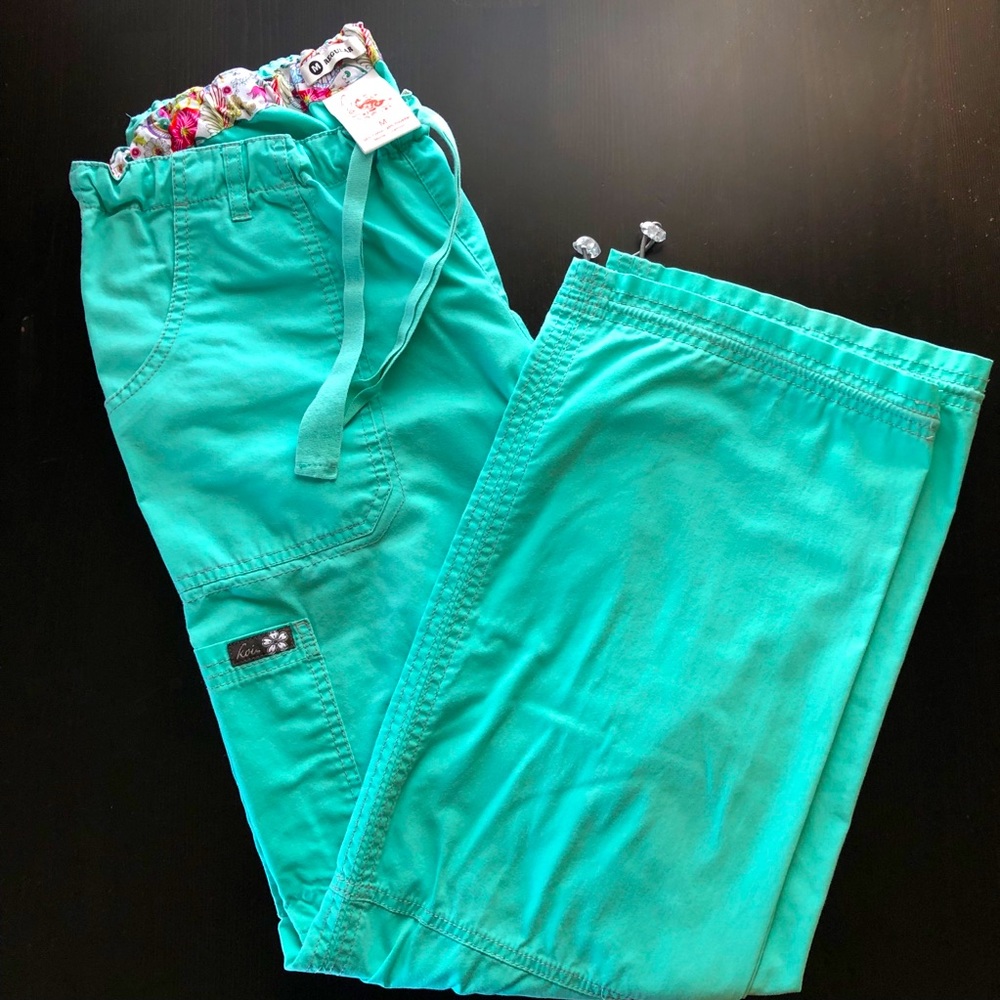 Koi scrub Lindsey Cargo pants Mint Size Med